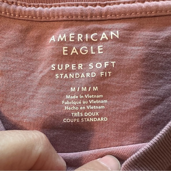 American Eagle Super Soft Standard Fit men's size medium pink t-shirt - Picture 3 of 4
